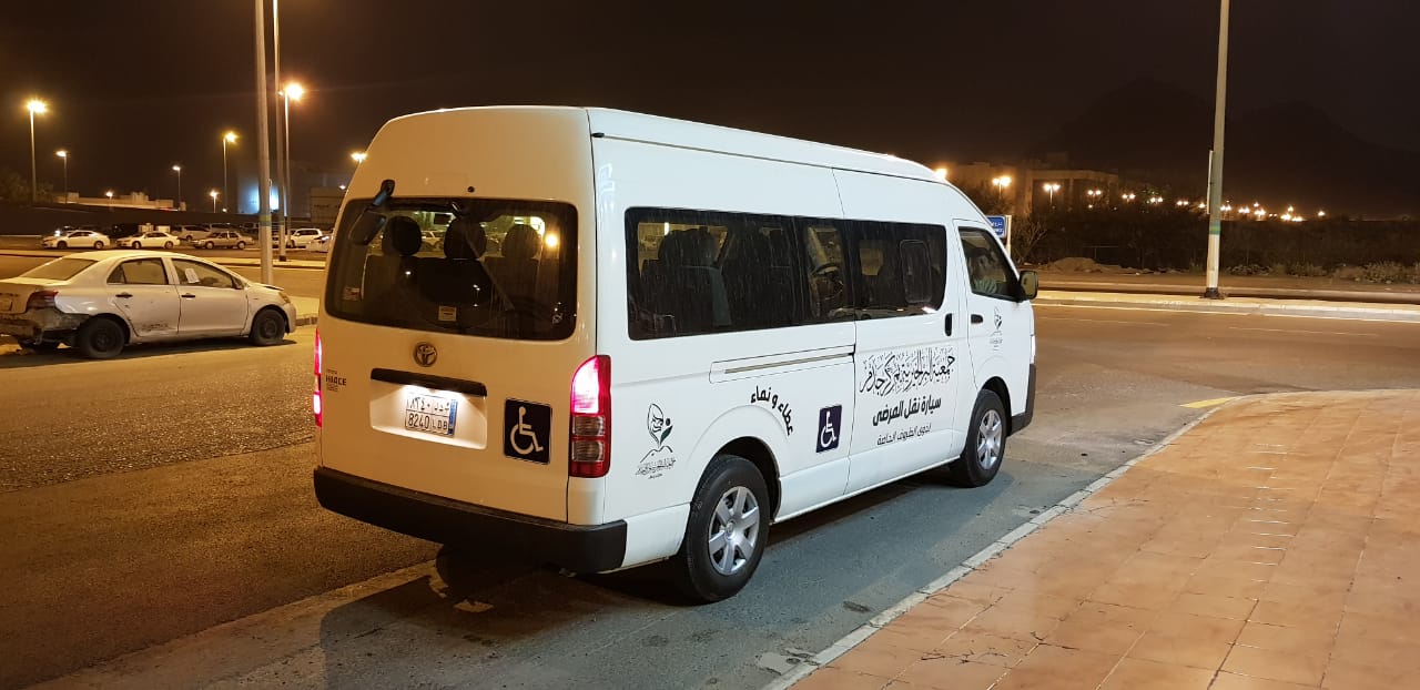 سيارة نقل المرضى بمركز جذم ٣